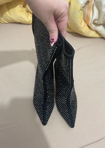 Zara Taşlı Siyah Stiletto Topuklu Kadın Bot