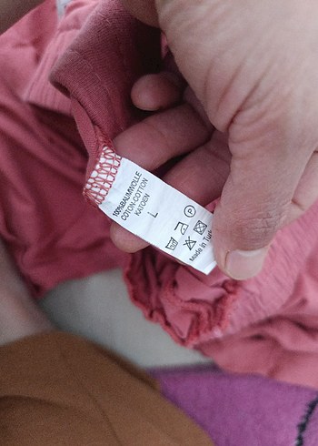 Düğmeli Pembe Rahat Kız Şortu - Görsel 4