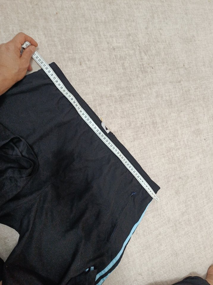 Erkek Siyah Midi Boy Rahat Kesim Şort - Görsel 3