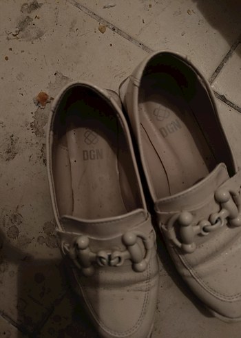 Kız Çocuk Beyaz Tokalı Loafer Ayakkabı - Görsel 2