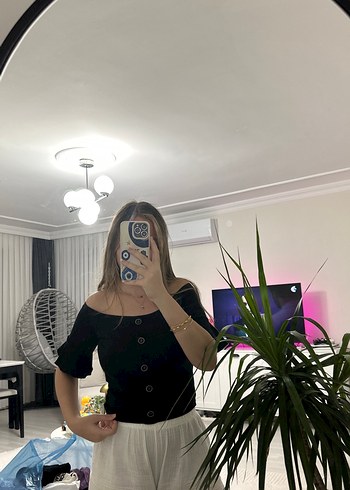Düğmeli Siyah bluz