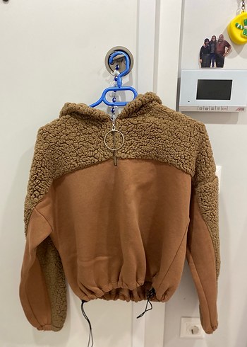 Kahverengi Yüksek Yakalı Kadın Sweatshirt
