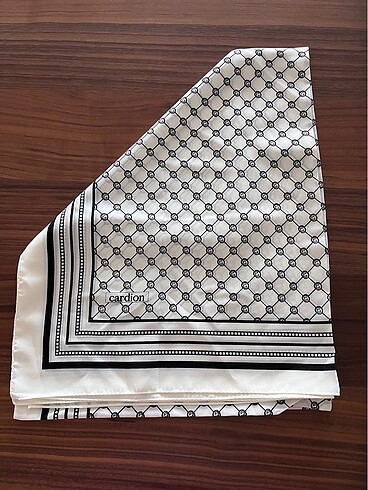 Cardion Medine İpeği Monogram Şal