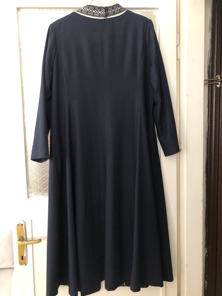 Nakış Detaylı Lacivert Uzun Hamile Kabanı - Görsel 3