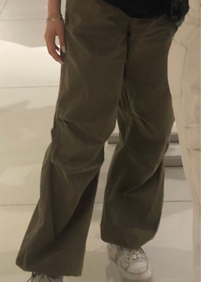 Bershka paraşüt pantolon - Görsel 3