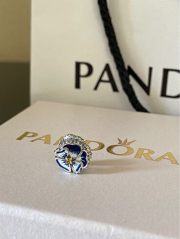 Pandora Mavi Menekşe Charm