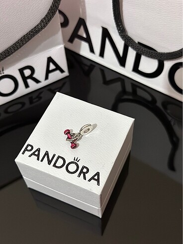 Pandora Dambıl ve Kalp Sallantılı Charm