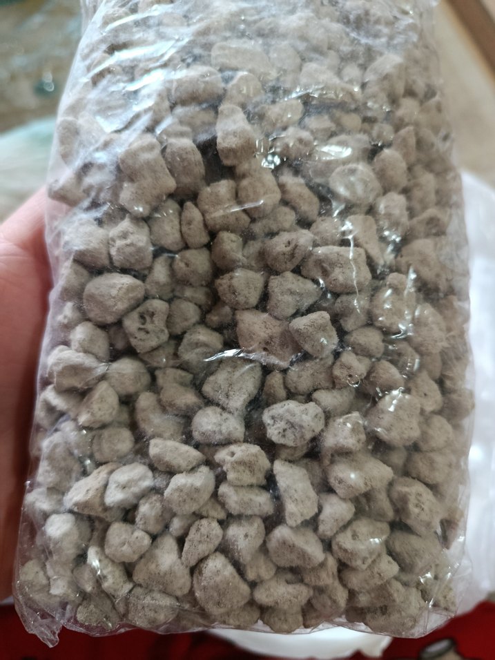 Saksı için iki renk pomza taşı - Görsel 3