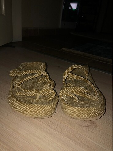 Zara Hasır sandalet