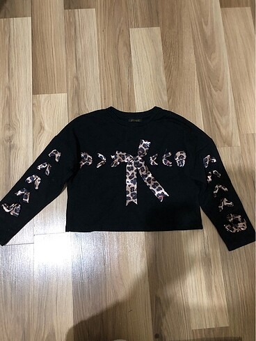 TYESS sweatshirt
