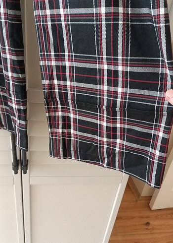 Bershka Kadın Çok Renkli Ekose Pilili Kumaş Pantolon