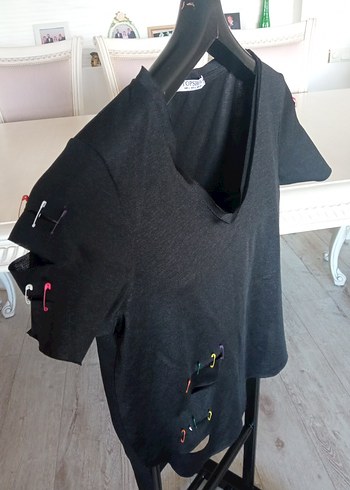 v yaka siyah tişört - Görsel 3