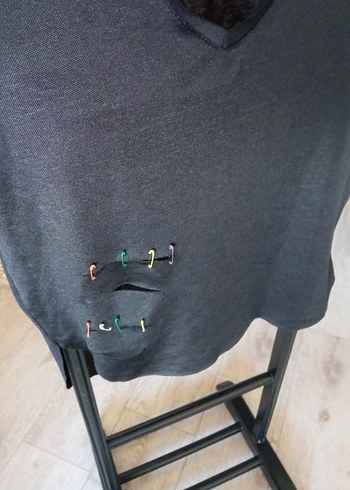 v yaka siyah tişört - Görsel 2