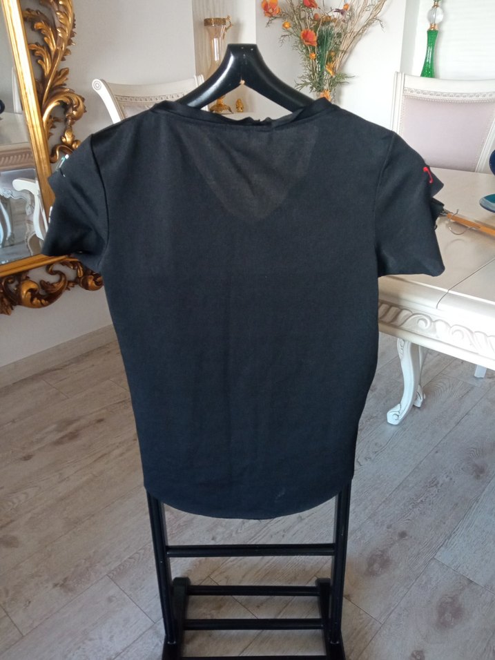 v yaka siyah tişört - Görsel 5