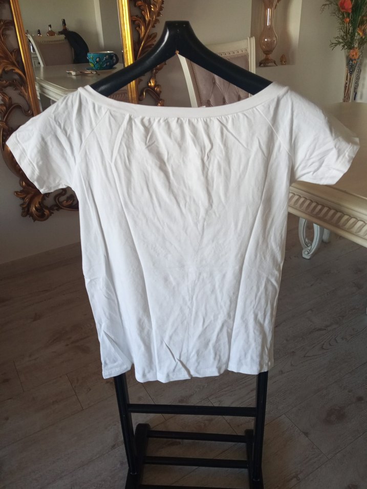 kayık yaka onu işlemeli tişört - Görsel 5