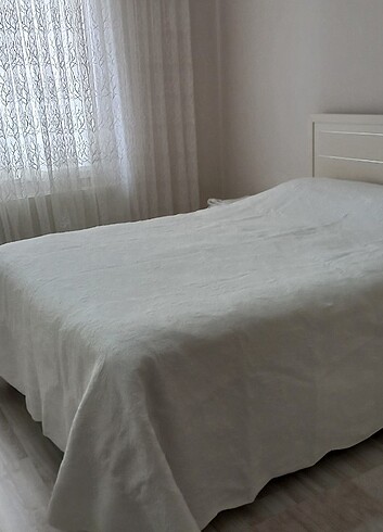 Linens Linens yatak örtüsü 2 adet yastik kılıfı mevcut 260×250