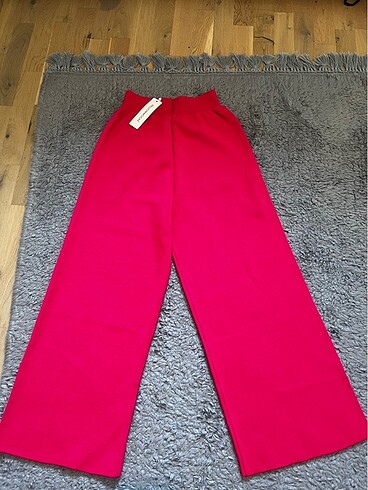 Pembe Pantalon