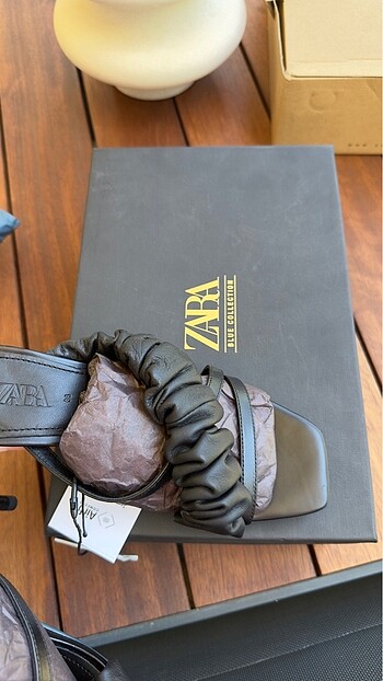 36 Beden siyah Renk Zara limited edition terlik
