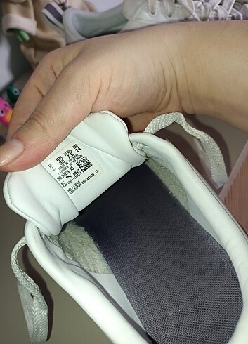 38 Beden beyaz Renk Puma sneaker