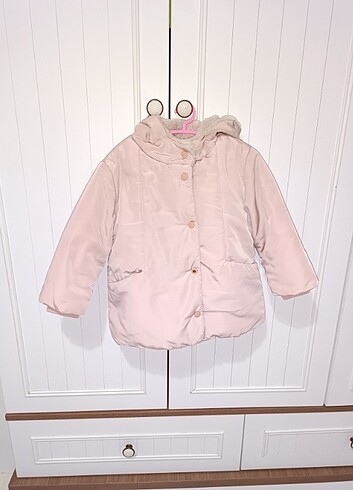 Zara Mont
