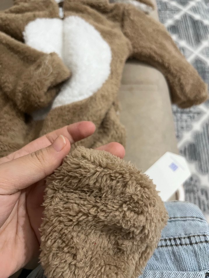 Kahverengi Peluş Bebek Tulumu Beyaz Detaylı - Görsel 4