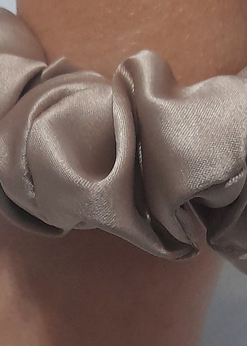 Pembe Fırfırlı Sentetik Kumaş Toka - Görsel 2