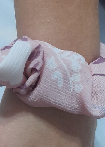 Pembe Fırfırlı Sentetik Kumaş Toka - Görsel 6