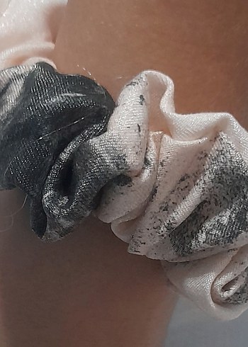 Pembe Fırfırlı Sentetik Kumaş Toka - Görsel 3