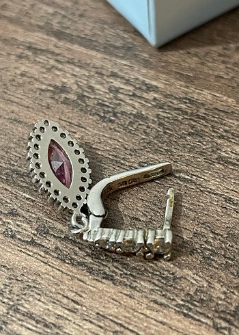 Pembe Mini Payetli Kadın Gümüş Küpe - Görsel 3