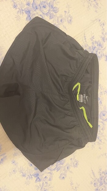 Nike içi astarlı mini şort