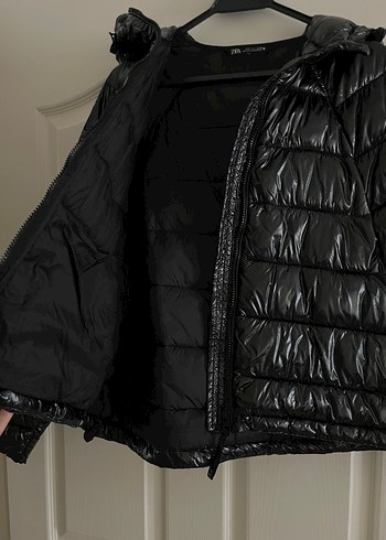 Zara Siyah Kapüşonlu Mont - Görsel 4