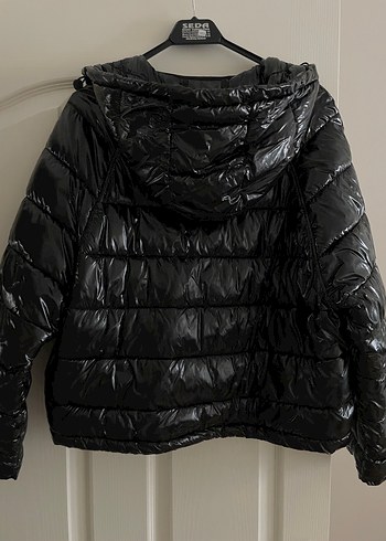 Zara Siyah Kapüşonlu Mont - Görsel 6