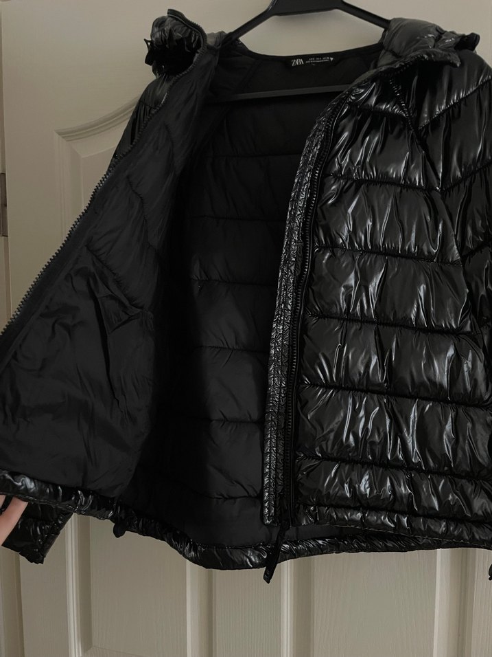 Zara Siyah Kapüşonlu Mont - Görsel 4