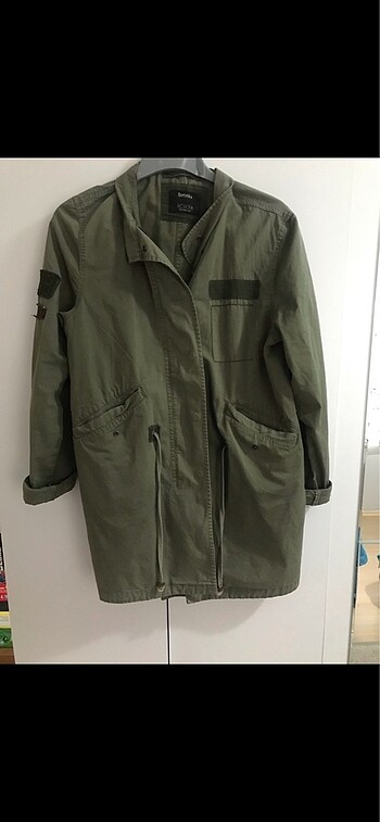 BERSHKA PARKA