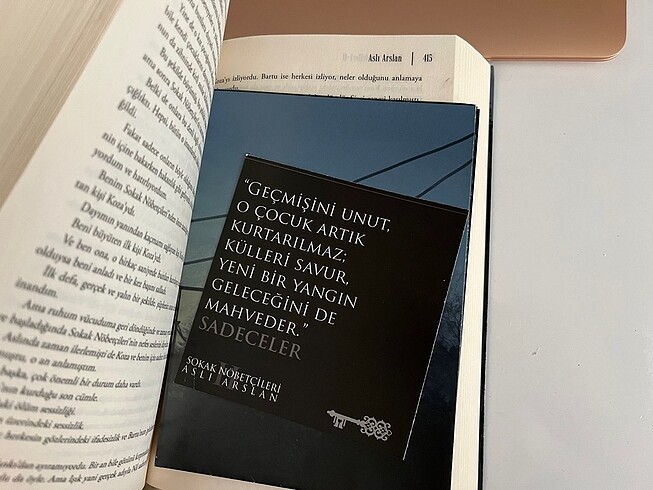  Beden Renk Sokak nöbetçileri kitap
