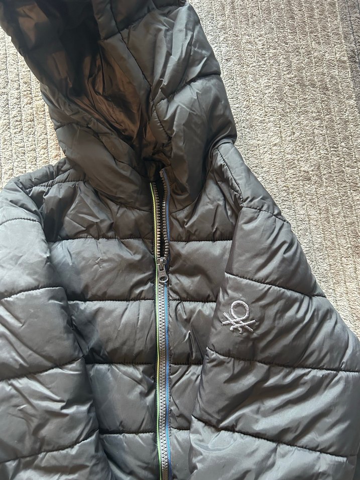 Benetton Siyah Kapüşonlu Erkek Çocuk Mont - Görsel 2