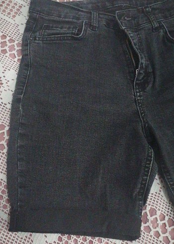 Siyah Bol Kesim Mini Denim Şort - Görsel 2