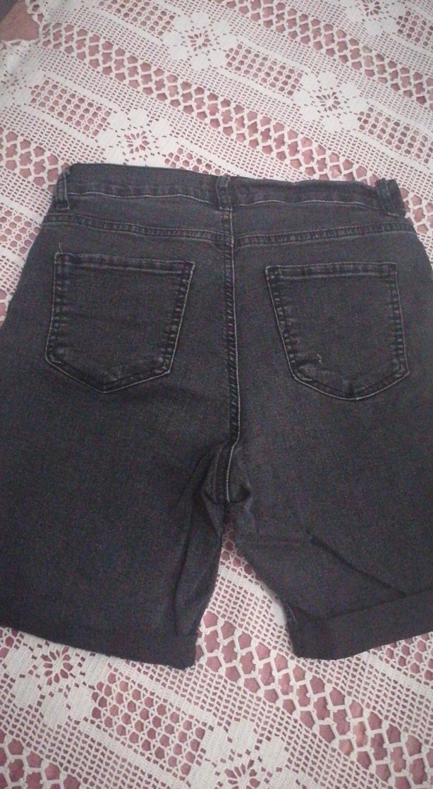 Siyah Bol Kesim Mini Denim Şort - Görsel 4