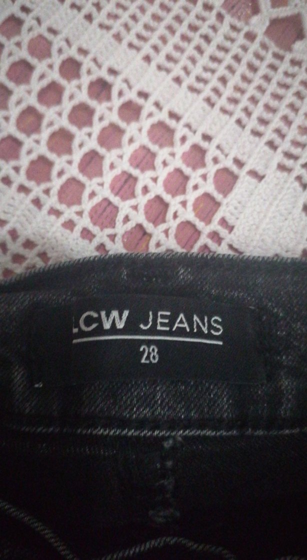 Siyah Bol Kesim Mini Denim Şort - Görsel 3