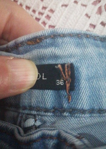 Mavi Rahat Kesim Kısa Kot Şort - Görsel 4