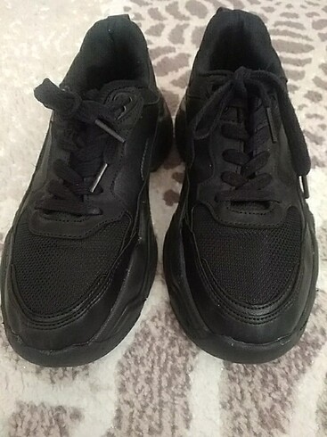 Siyah çok rahat spor ayakkabi 