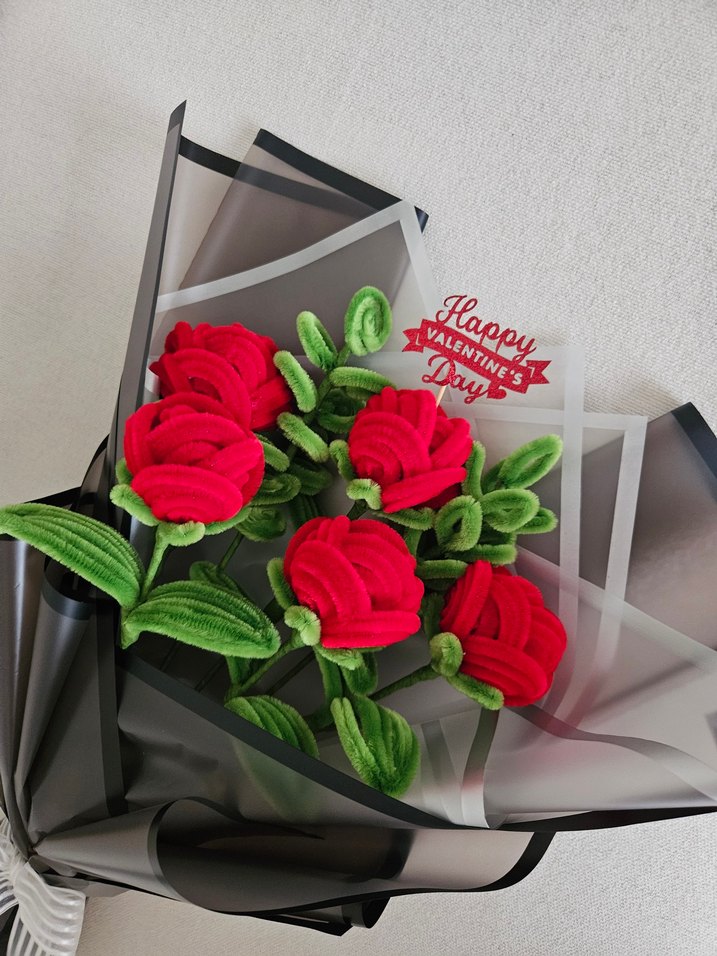 Kırmızı Çiçekli Şönil Çiçek Buketi - Görsel 2