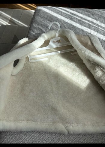 Beyaz Kürklü Yelek - Görsel 4