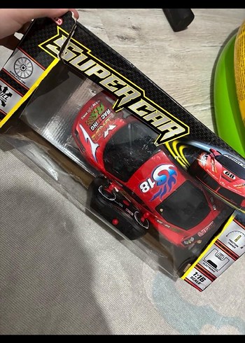 Kırmızı Renkli Uzaktan Kumandalı Oyuncak Araba - Görsel 2