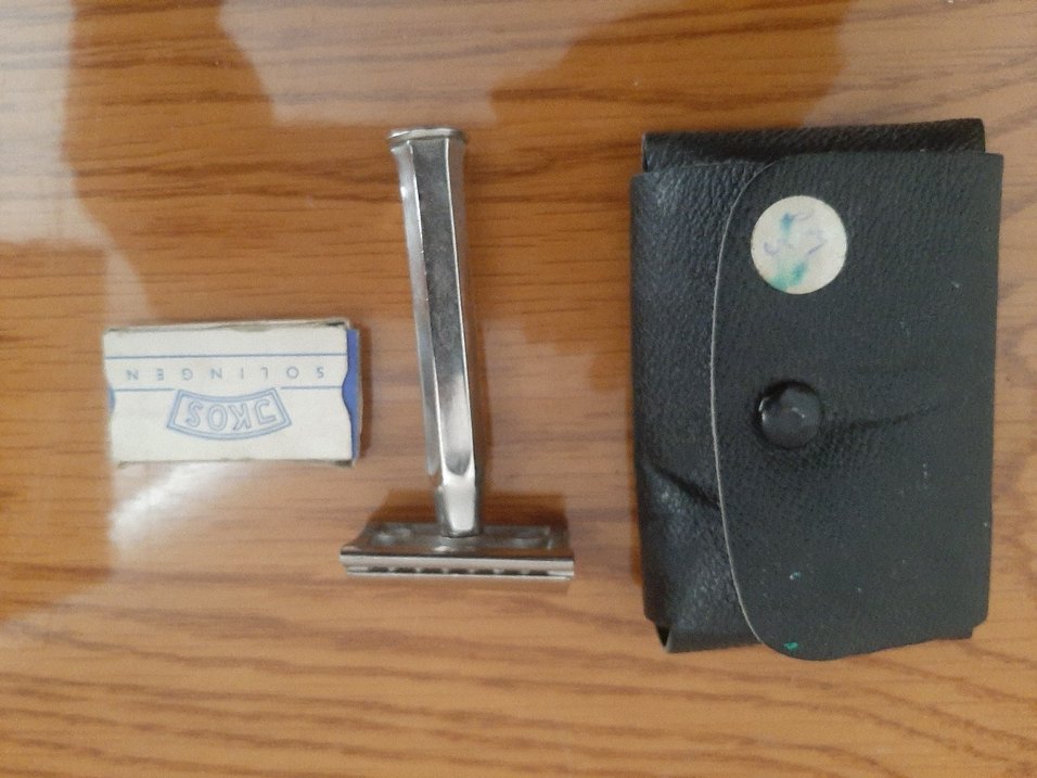 Erkek Tıraş Bıçağı ve Yedeği - Görsel 2