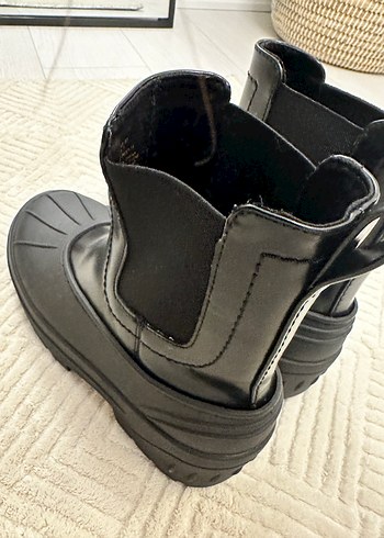 Siyah Kadın Platformlu Lastik Bot - Görsel 4