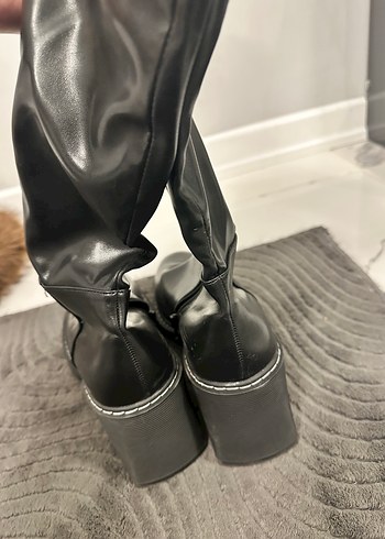 İpekyol Siyah Deri Kürklü Topuklu Bot - Görsel 4