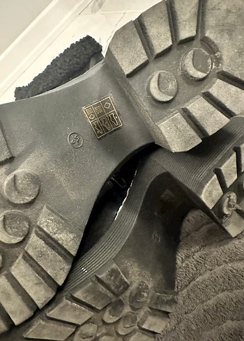 İpekyol Siyah Deri Kürklü Topuklu Bot - Görsel 3