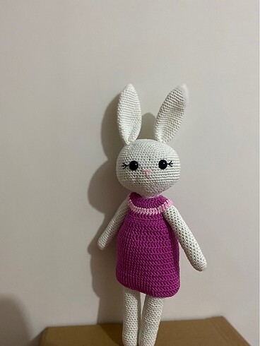 Elbiseli kız tavşan Amigurumi