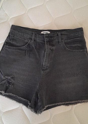 Gri Düğmeli Salaş Mini Kot Şort